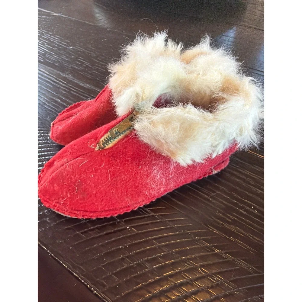 N/A red have moccasin